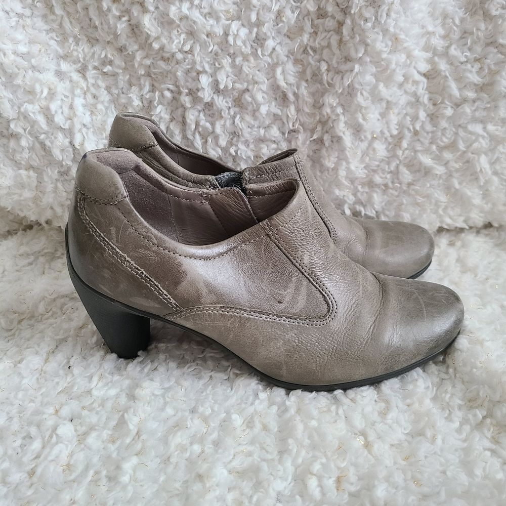 Ecco Leather Ankle Booties Size 36